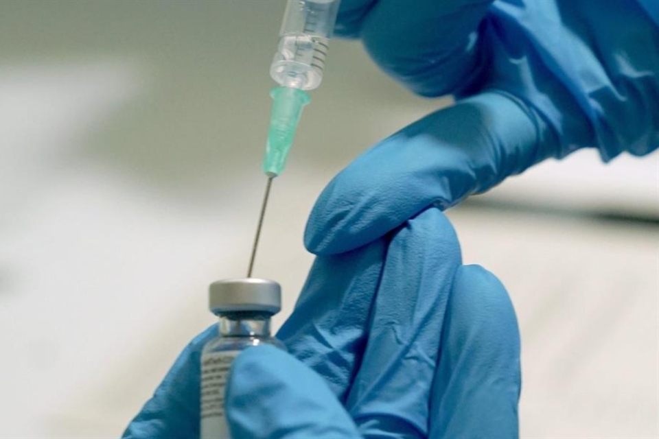 Coronavirus: Estados Unidos aprobó la vacuna de Pfizer.